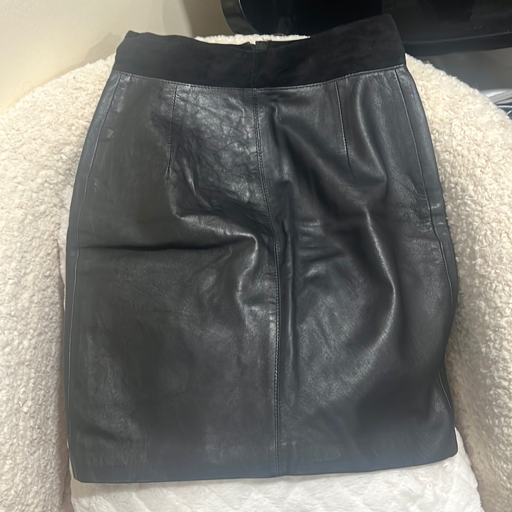 Vintage leather skirt with zipper on the back
